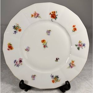 1960s Fürstenberg Floral Motifs Gold Accents Porcelain 8 1/2” Plate Pattern 7557